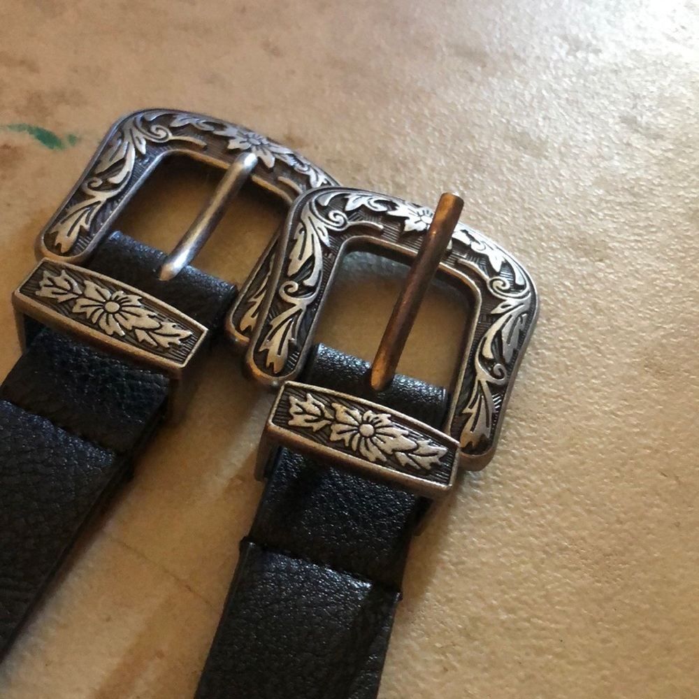 Belts - Picture 3 of 4
